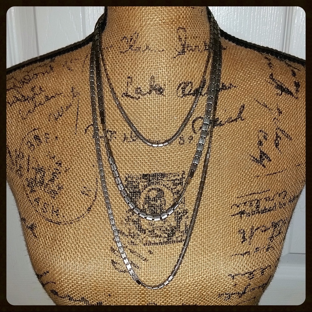🎈4/$20 $4.99 SHIPPING 3 Tier Necklace